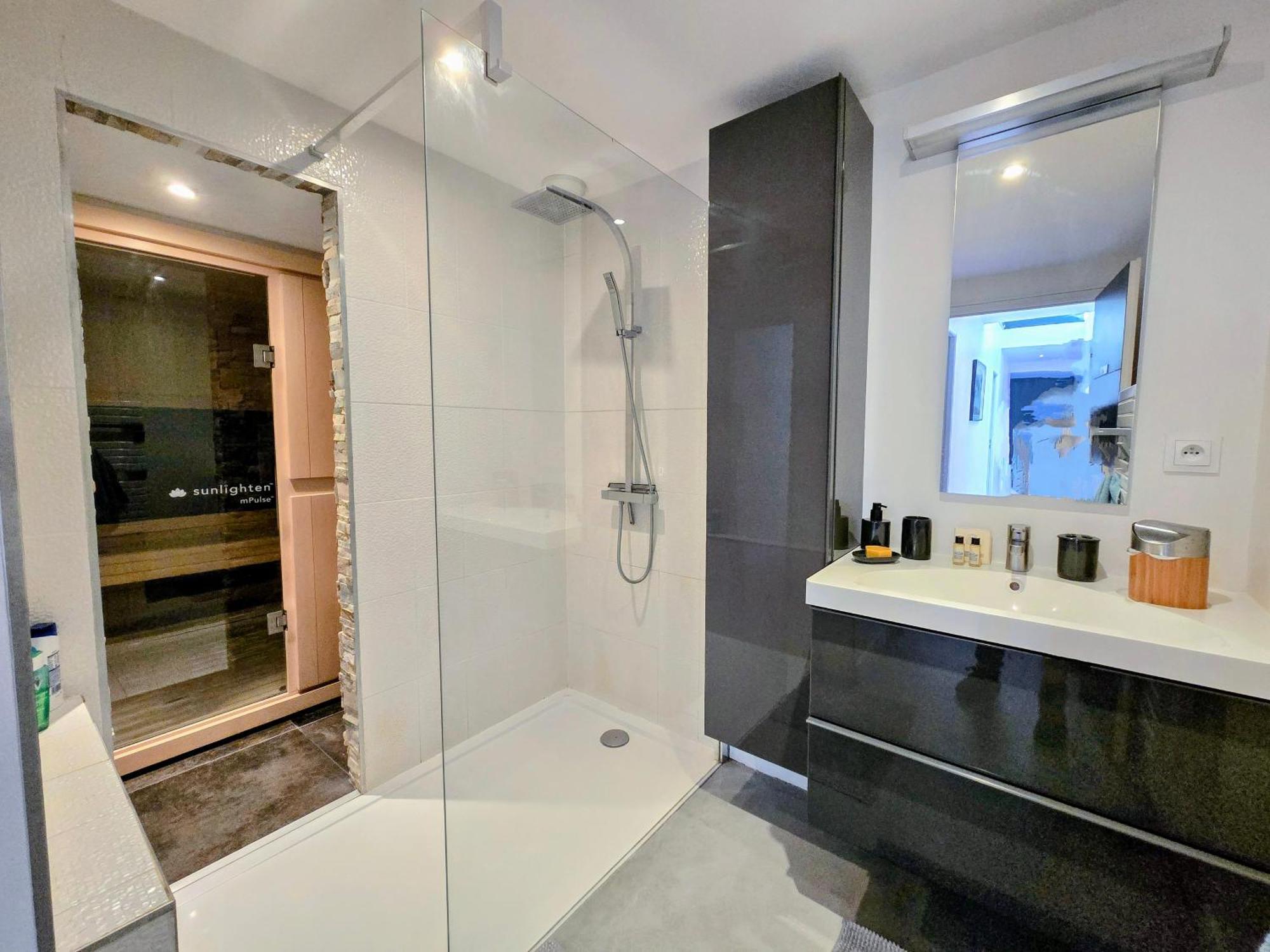 Rouen Centre Avec Sauna - Jacuzzi - Parking - 5 Etoiles Exterior foto